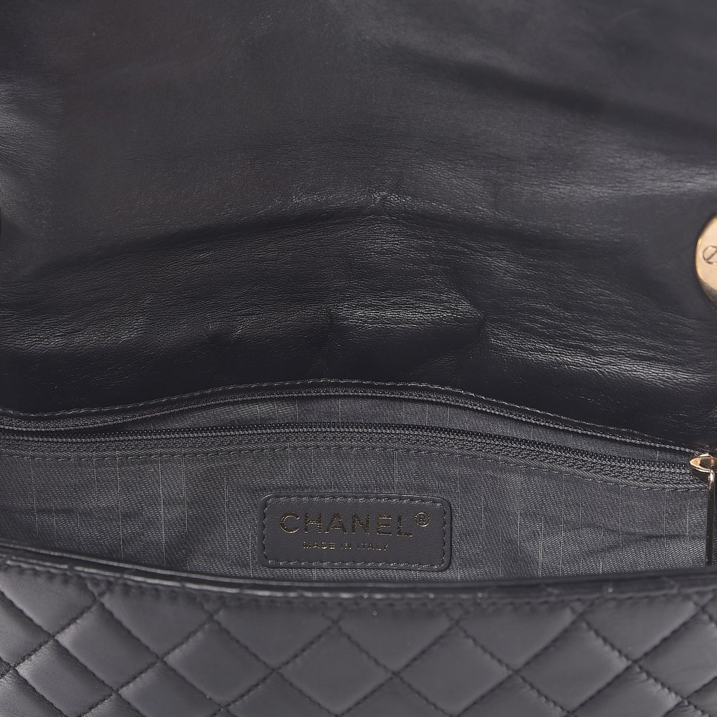 Lambskin Medium Westminster Pearl Flap Black