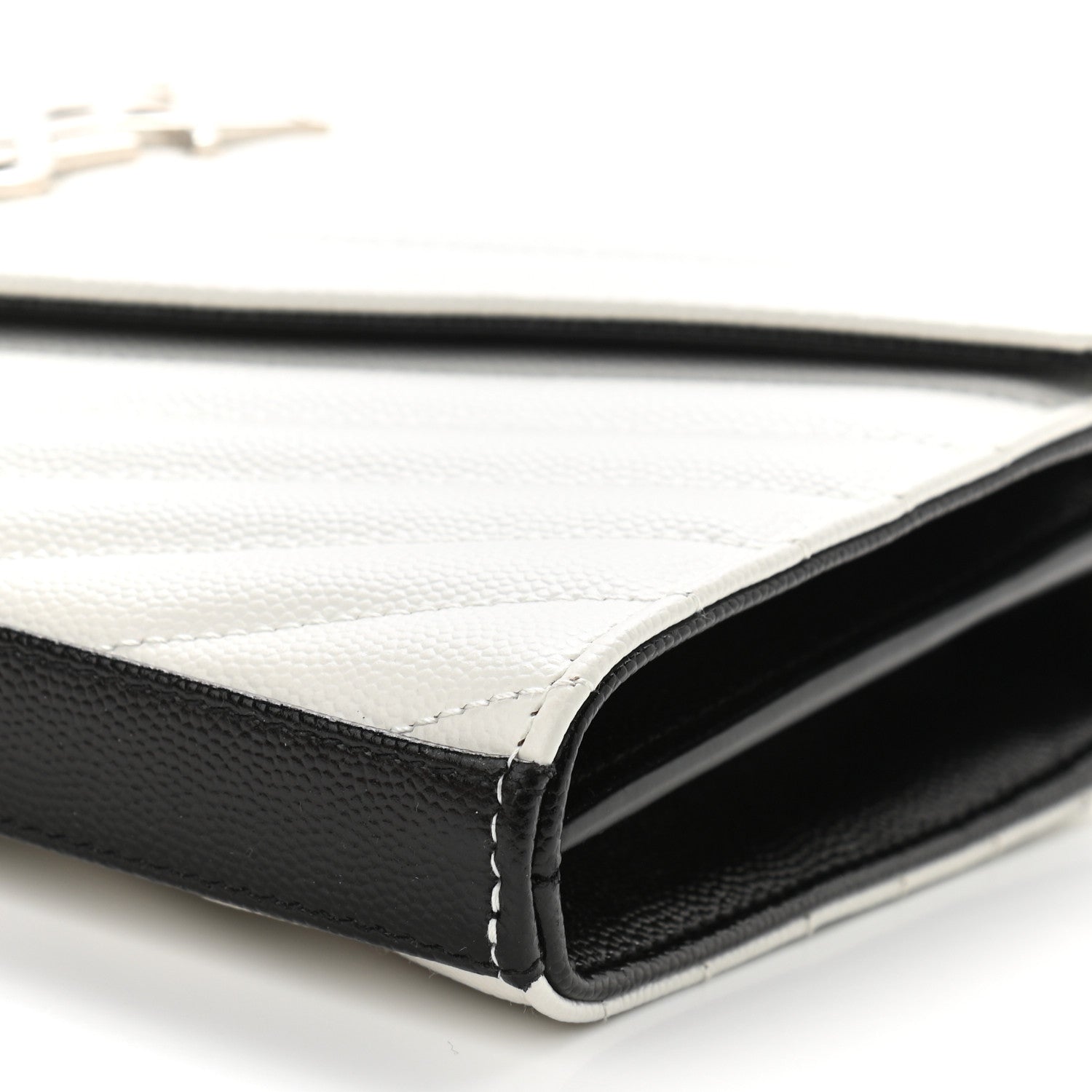 Saint Laurent Grain De Poudre Matelasse Bi-Color Chevron Monogram Chain Wallet White Black 9 of 10