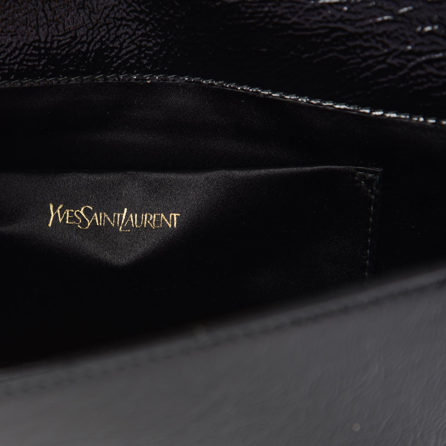 Saint Laurent Textured Patent Monogram Large Belle De Jour Clutch Black 6 of 9