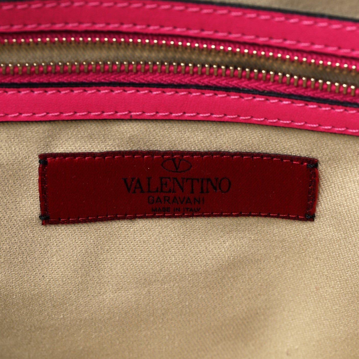 Vitello Rockstud Dome Shopper Pop Fuxia
