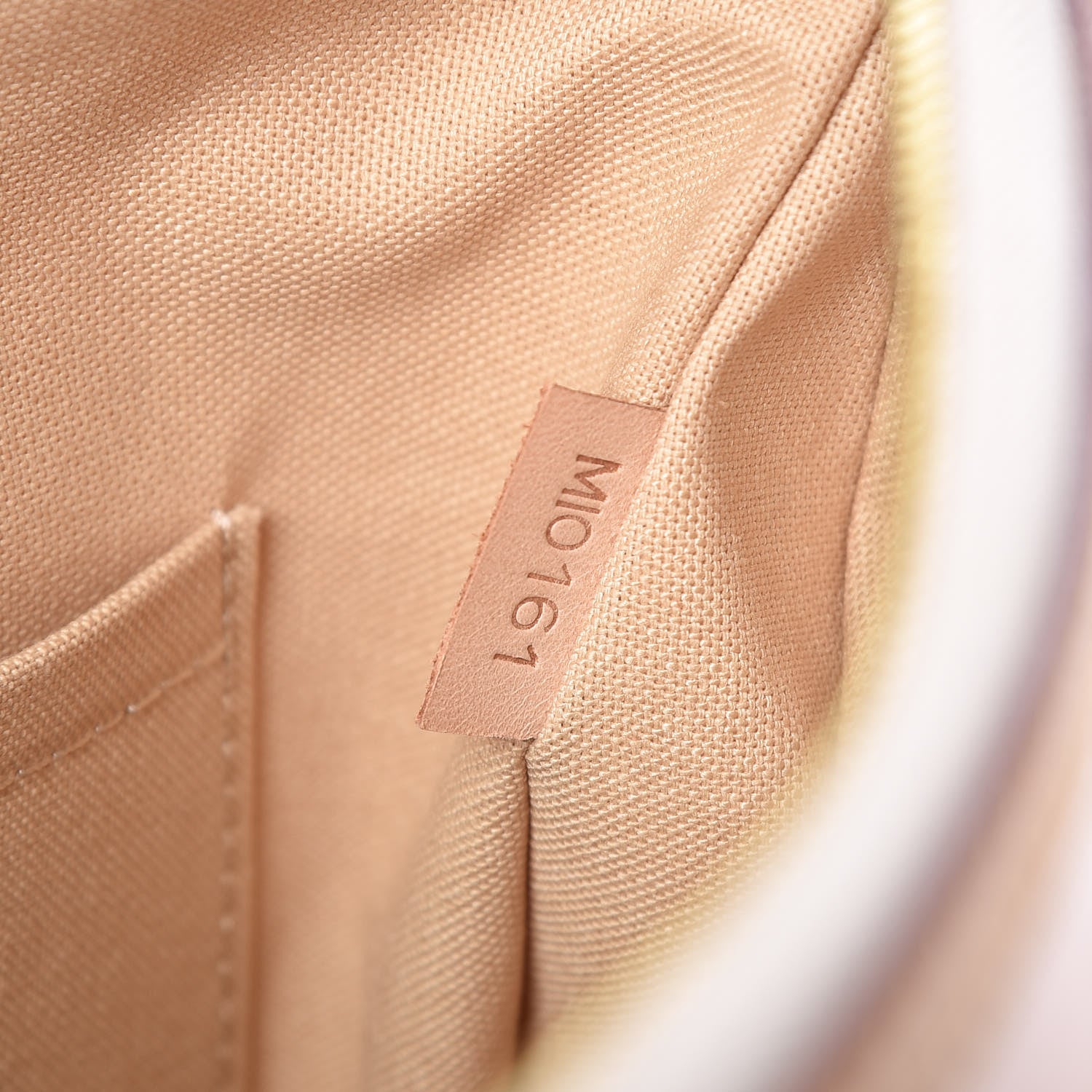 Louis Vuitton Damier Azur Siracusa MM 7 of 9