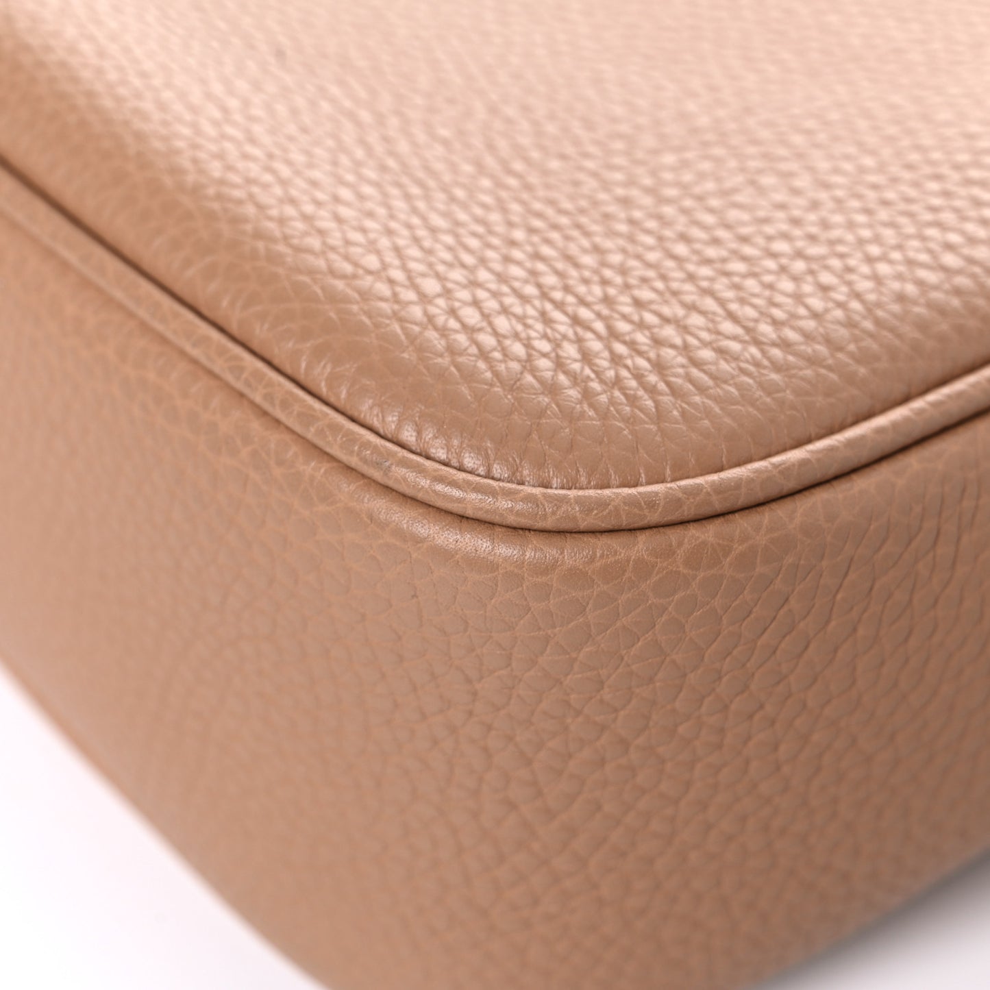 Pebbled Calfskin Small Soho Disco Bag Camelia