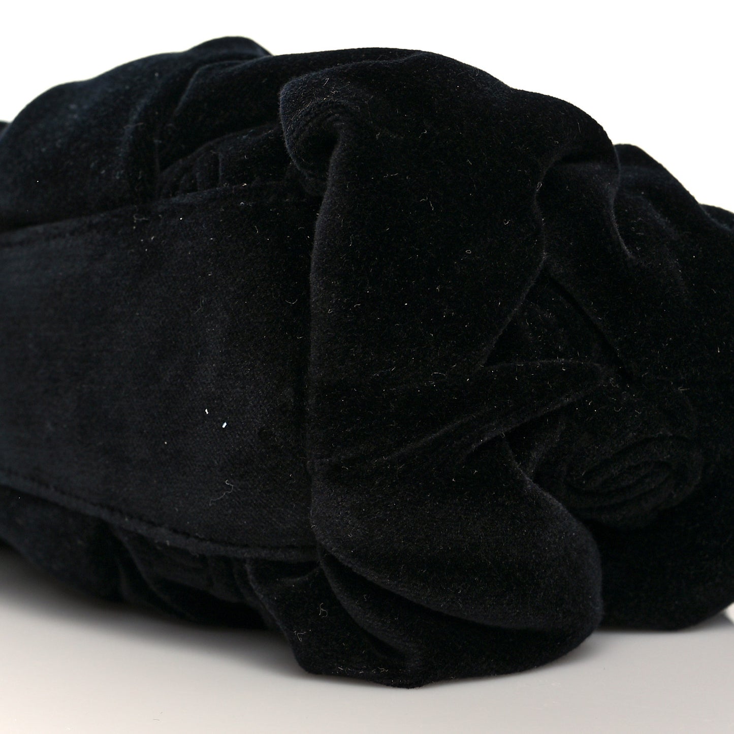 Resin Velvet Kiss Lock Clutch Black