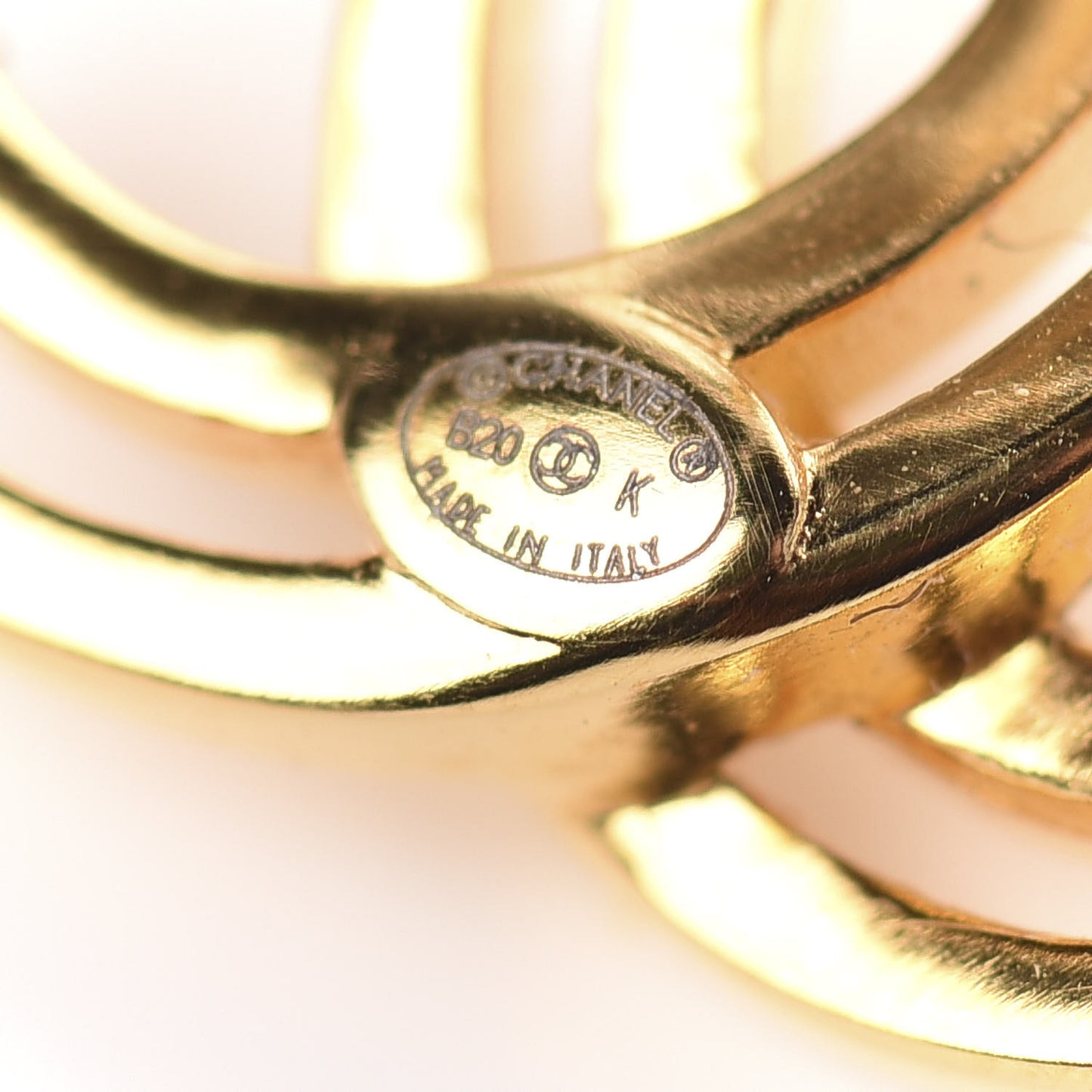 Metal Obazine CC Earrings Gold