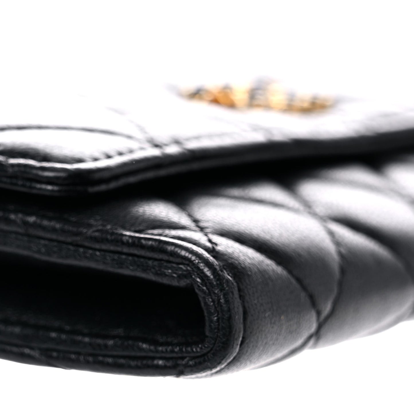 Lambskin Quilted Medium Chanel 19 Flap Wallet Black