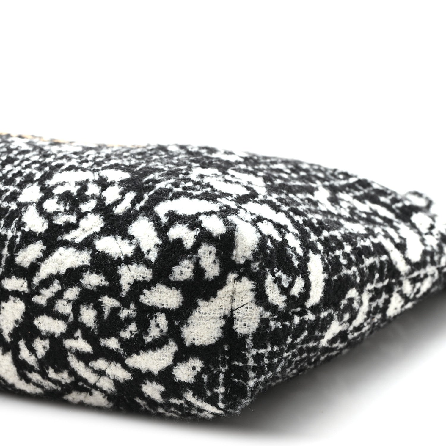 Chanel Cashmere Quilted Camellia Chanel 22 Black White 11 of 12