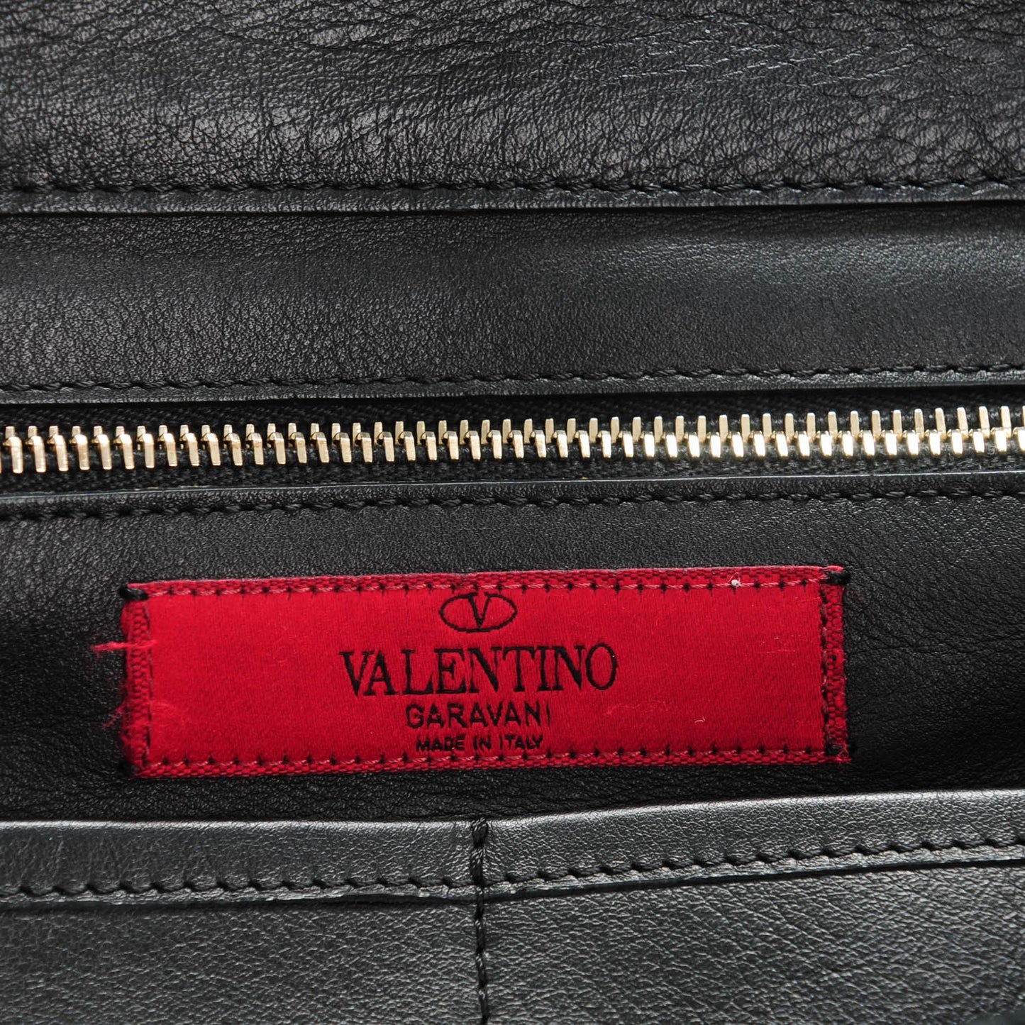 Vitello Medium Rockstud Tote Black