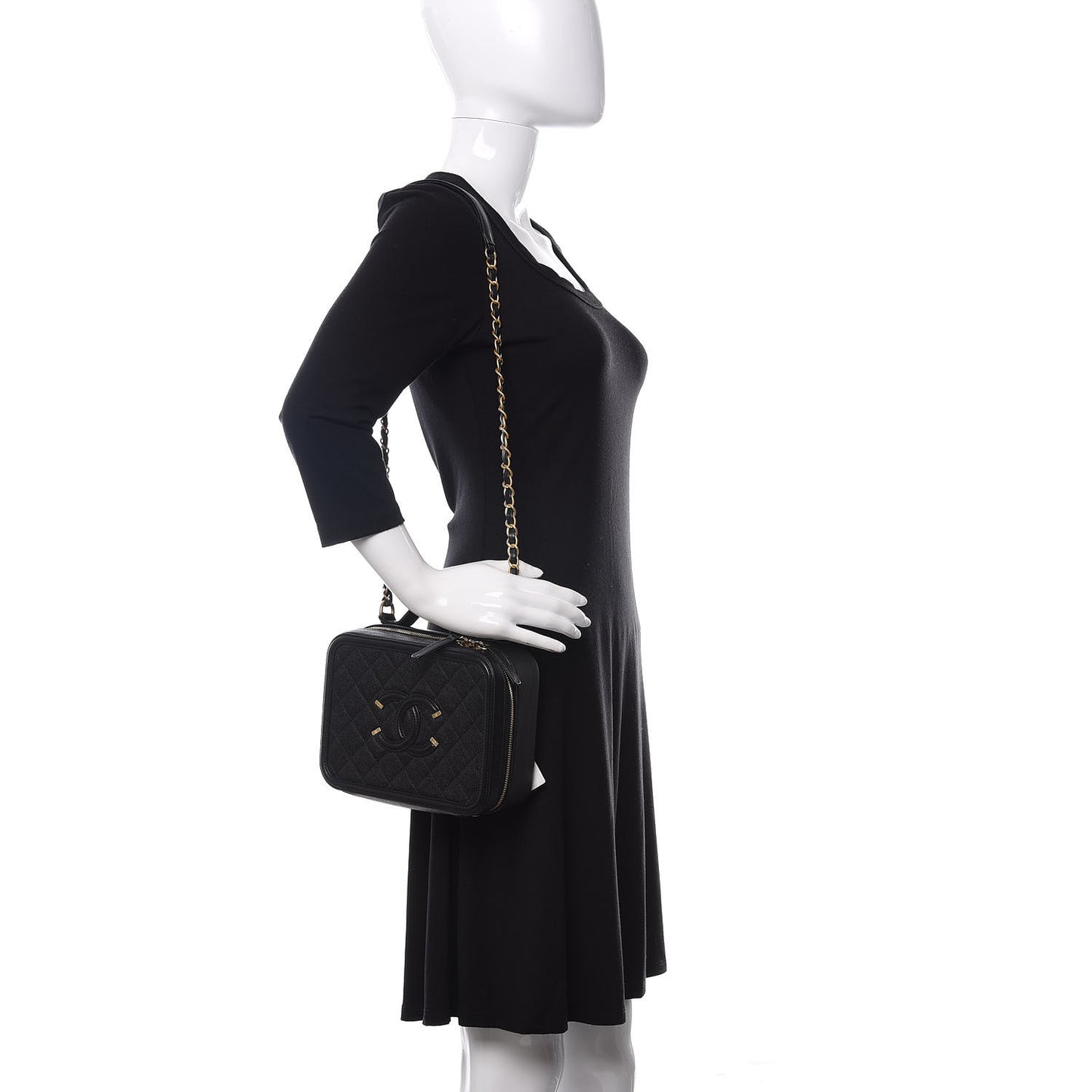 Caviar Quilted Medium CC Filigree Vanity Case Black