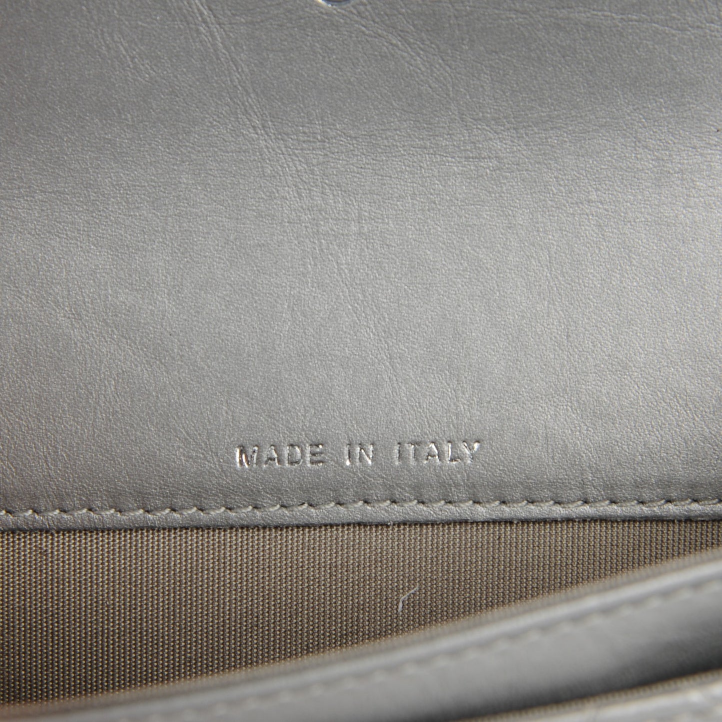 Metallic Aged Calfskin Quilted Palette Card Holder Silver