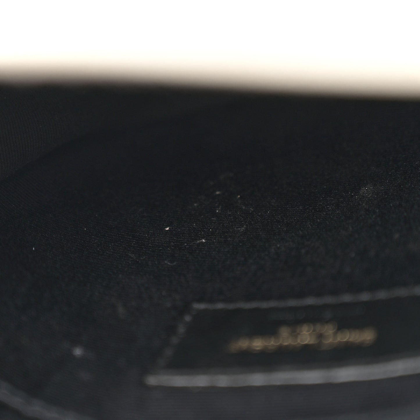 Grain De Poudre Matelasse Chevron Quilted Round Vinyle Camera Bag Crema Soft