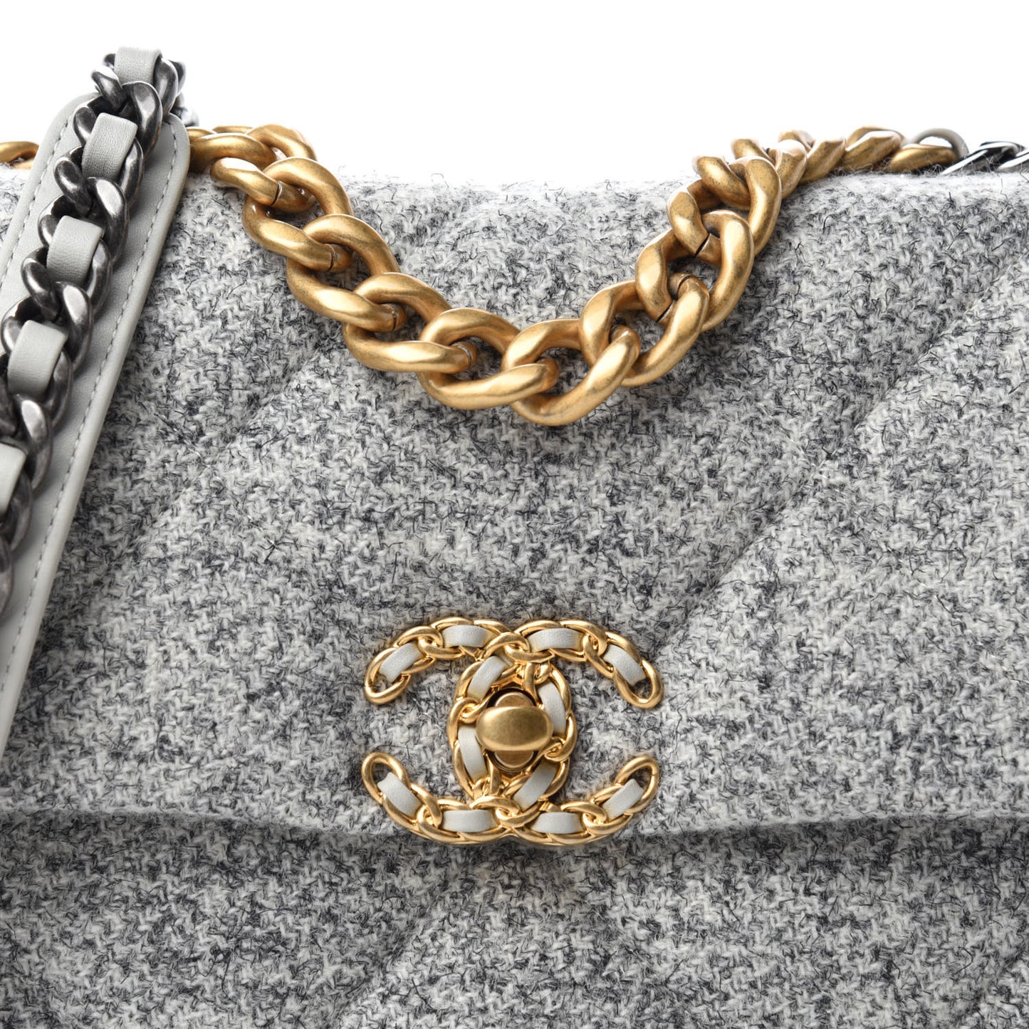 Tweed Quilted Medium Chanel 19 Flap Grey Ecru