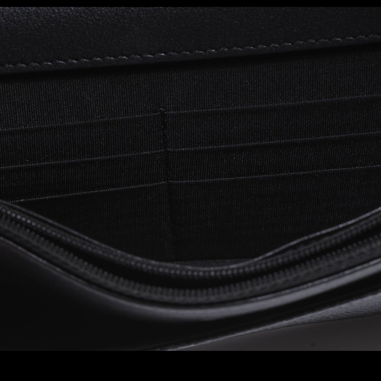 Caviar CC Wallet on Chain Black
