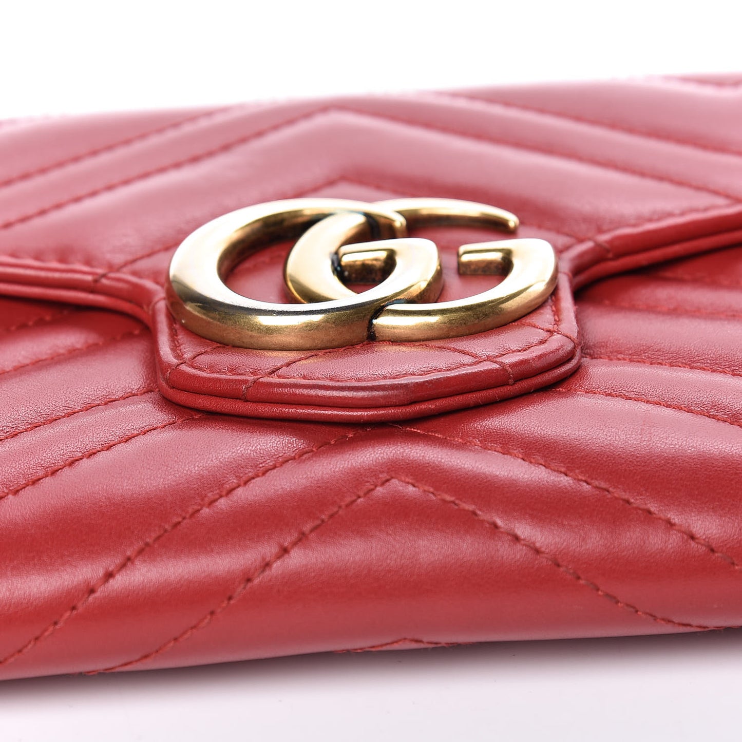 Calfskin Matelasse Mini GG Marmont Chain Wallet Hibiscus Red
