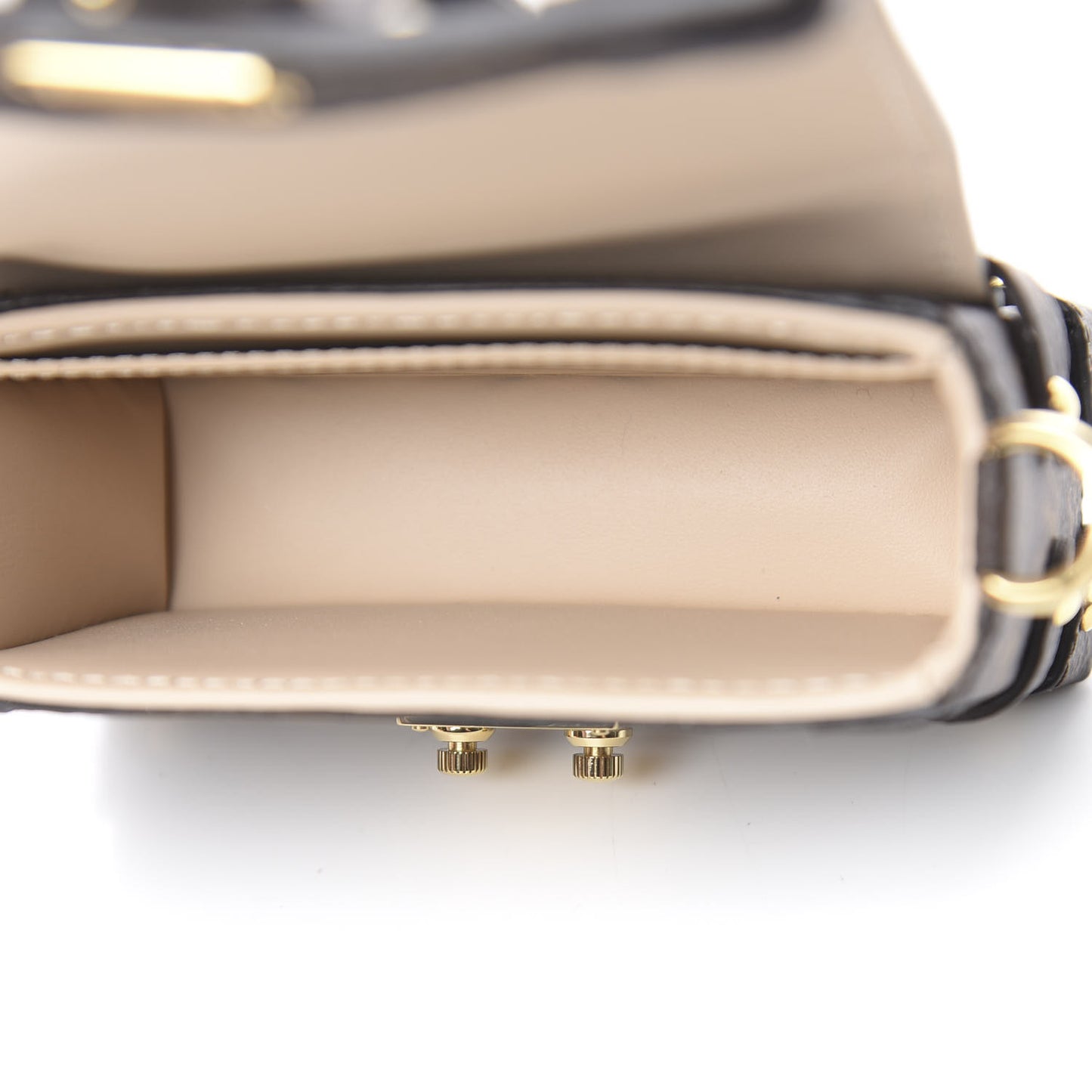 Reverse Monogram Essential Trunk NM