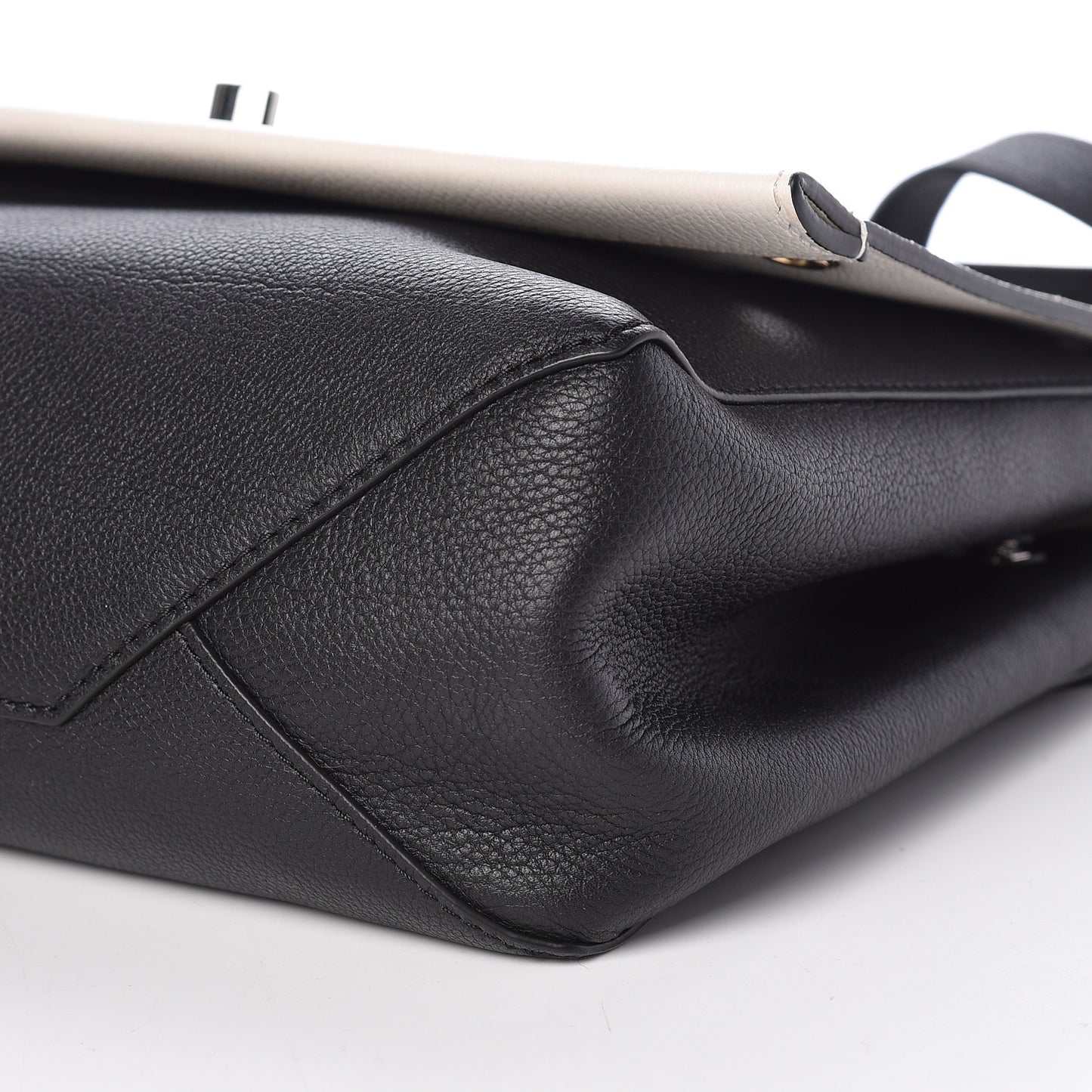 Calfskin Mechanical Flowers Lockme II Black White