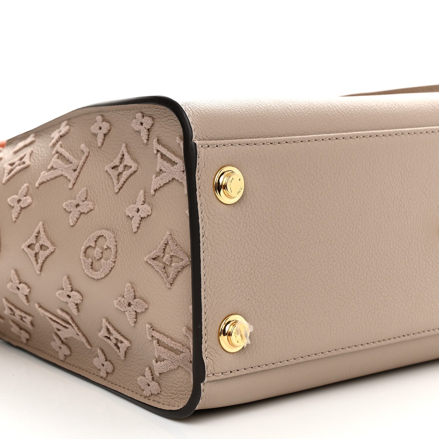 Louis Vuitton Calfskin Monogram Tufting On My Side Galet 8 of 10