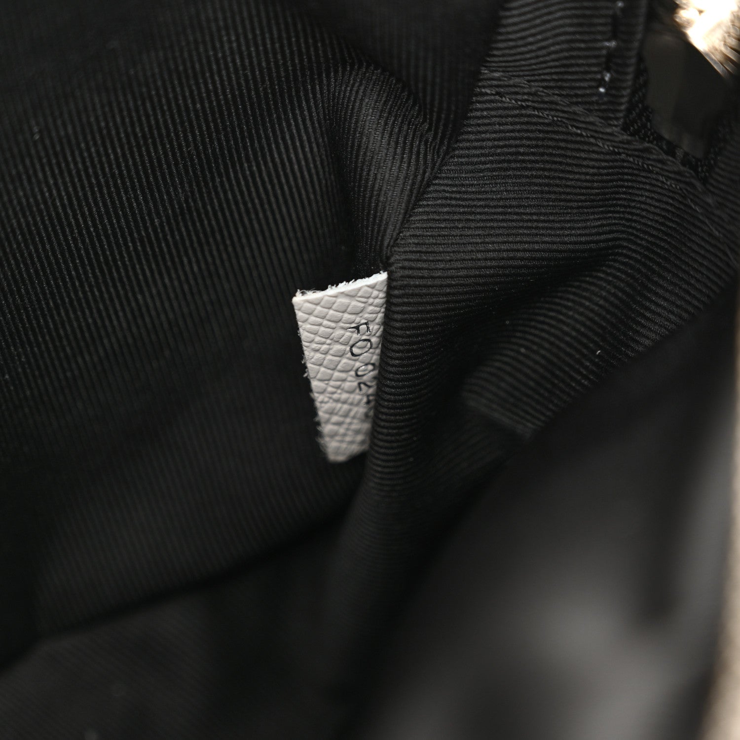 Louis Vuitton Taiga Monogram Outdoor Messenger White 7 of 11