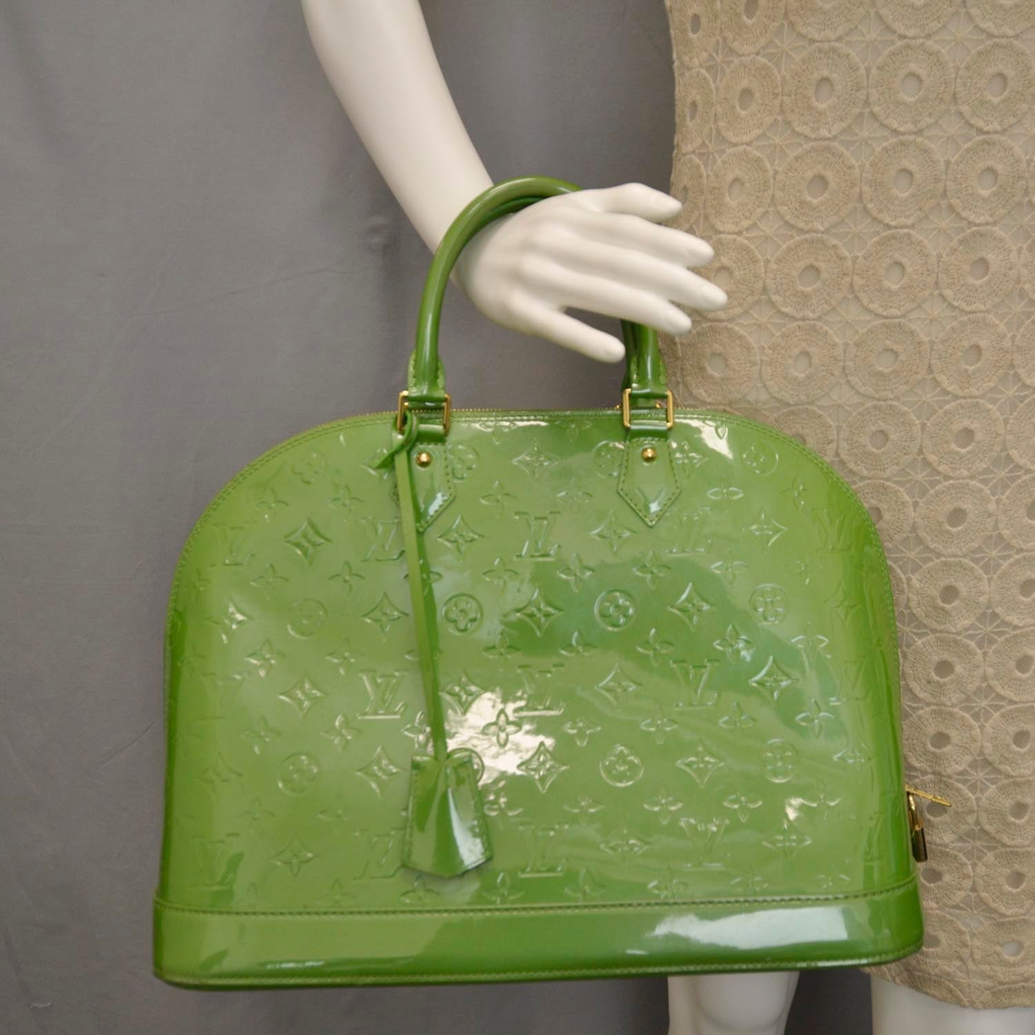 Louis Vuitton Vernis Alma MM Vert Tonic 2 of 9