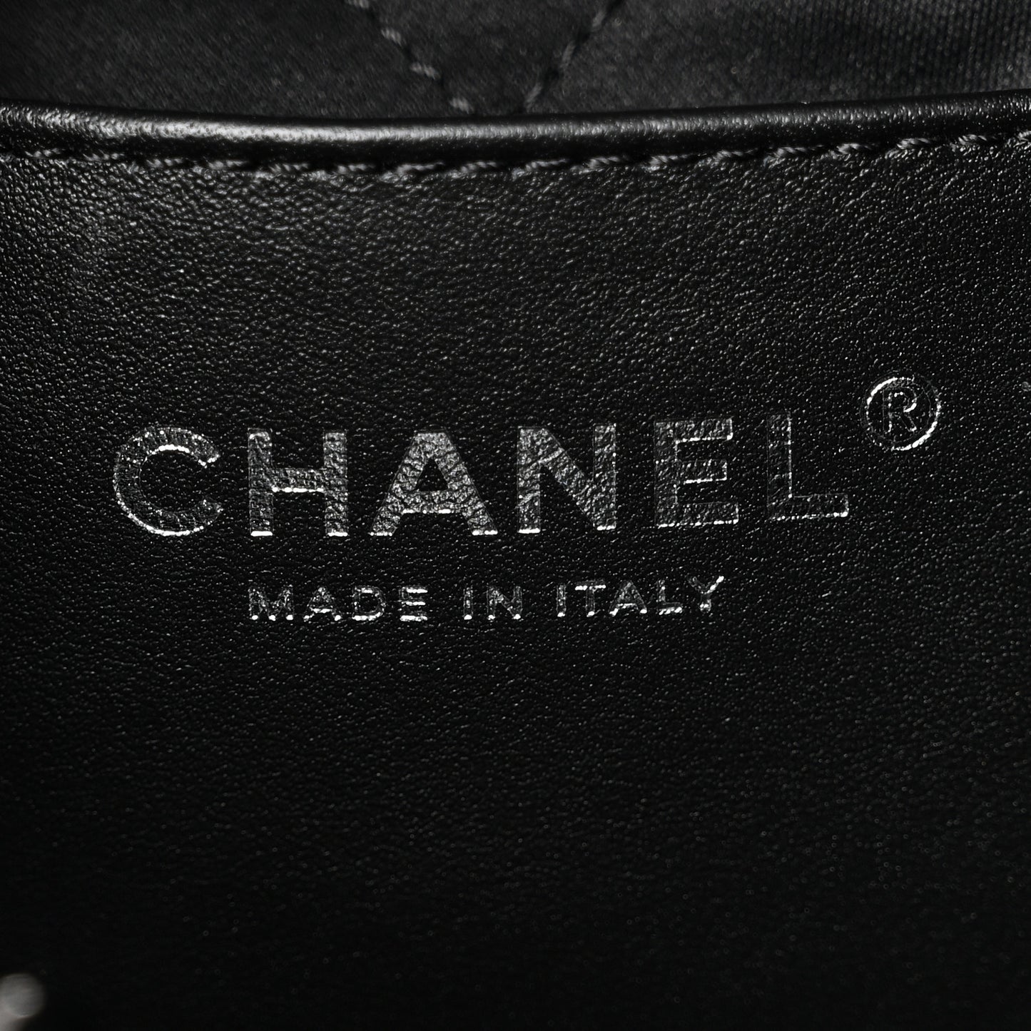 Shiny Calfskin Quilted Mini Chanel 22 So Black