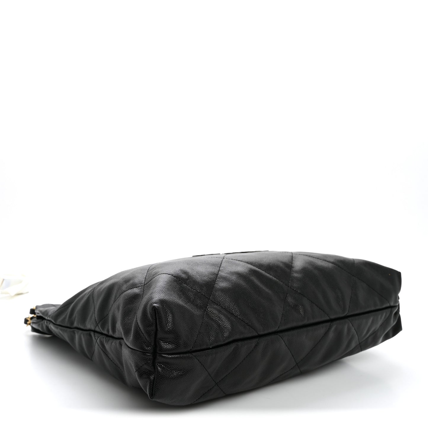 Shiny Caviar Quilted Monochrome Chanel 22 Black