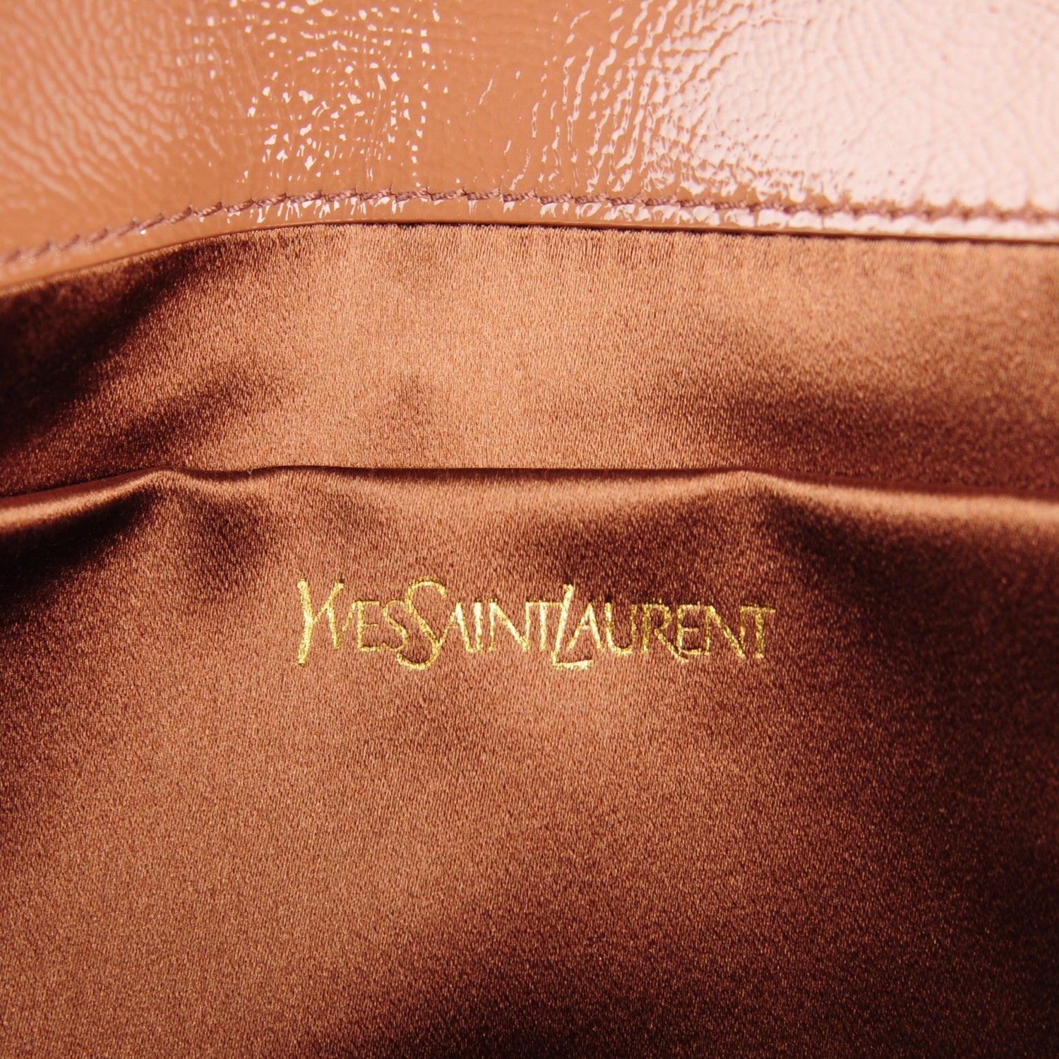 Saint Laurent Textured Patent Calfskin Monogram Large Belle De Jour Clutch Nude 6 of 7