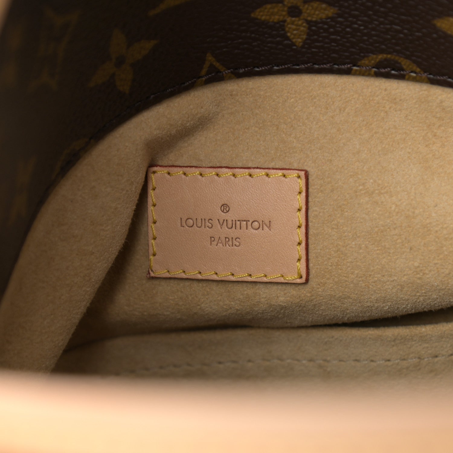 Louis Vuitton Monogram Artsy MM 6 of 10