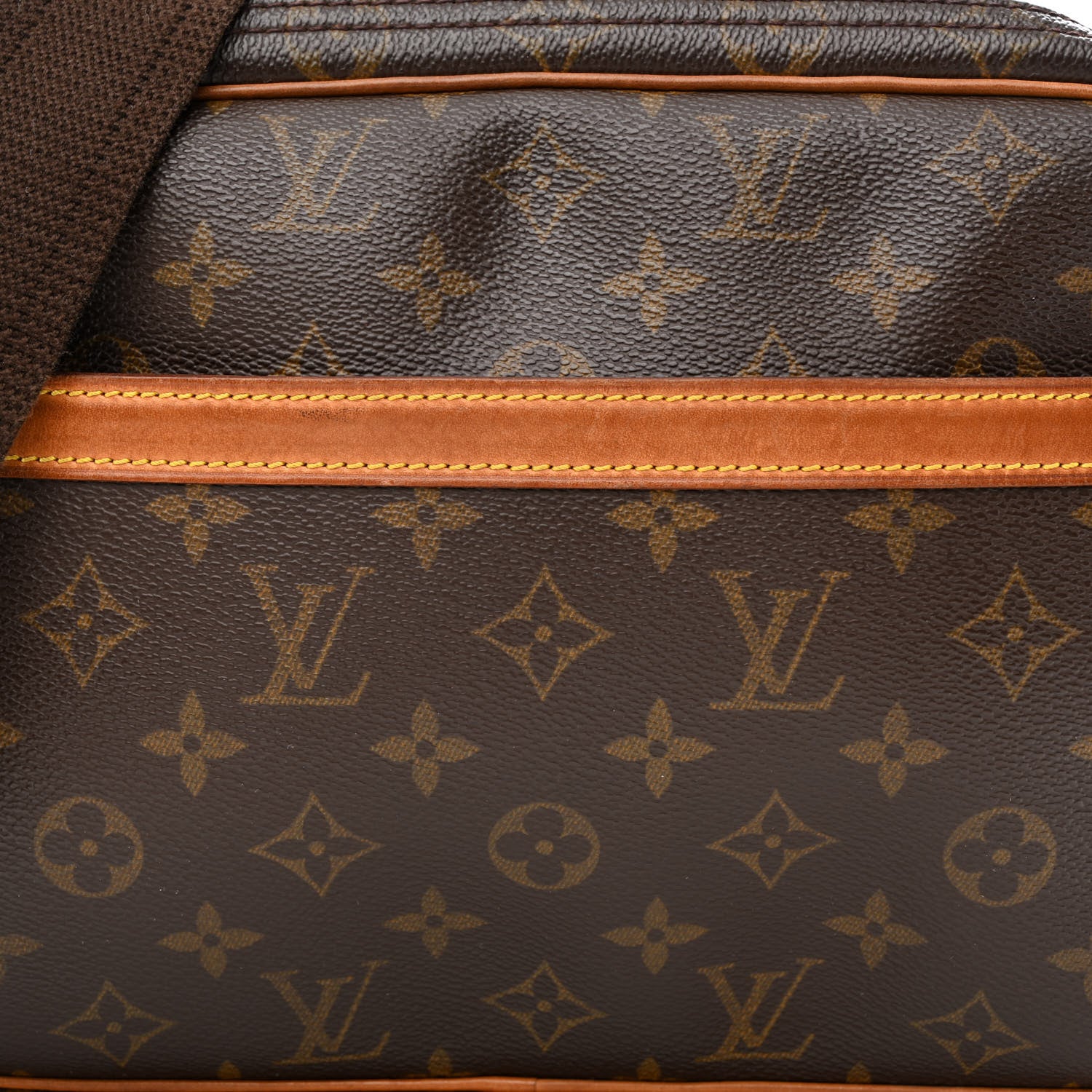 Louis Vuitton Monogram Reporter PM 9 of 11