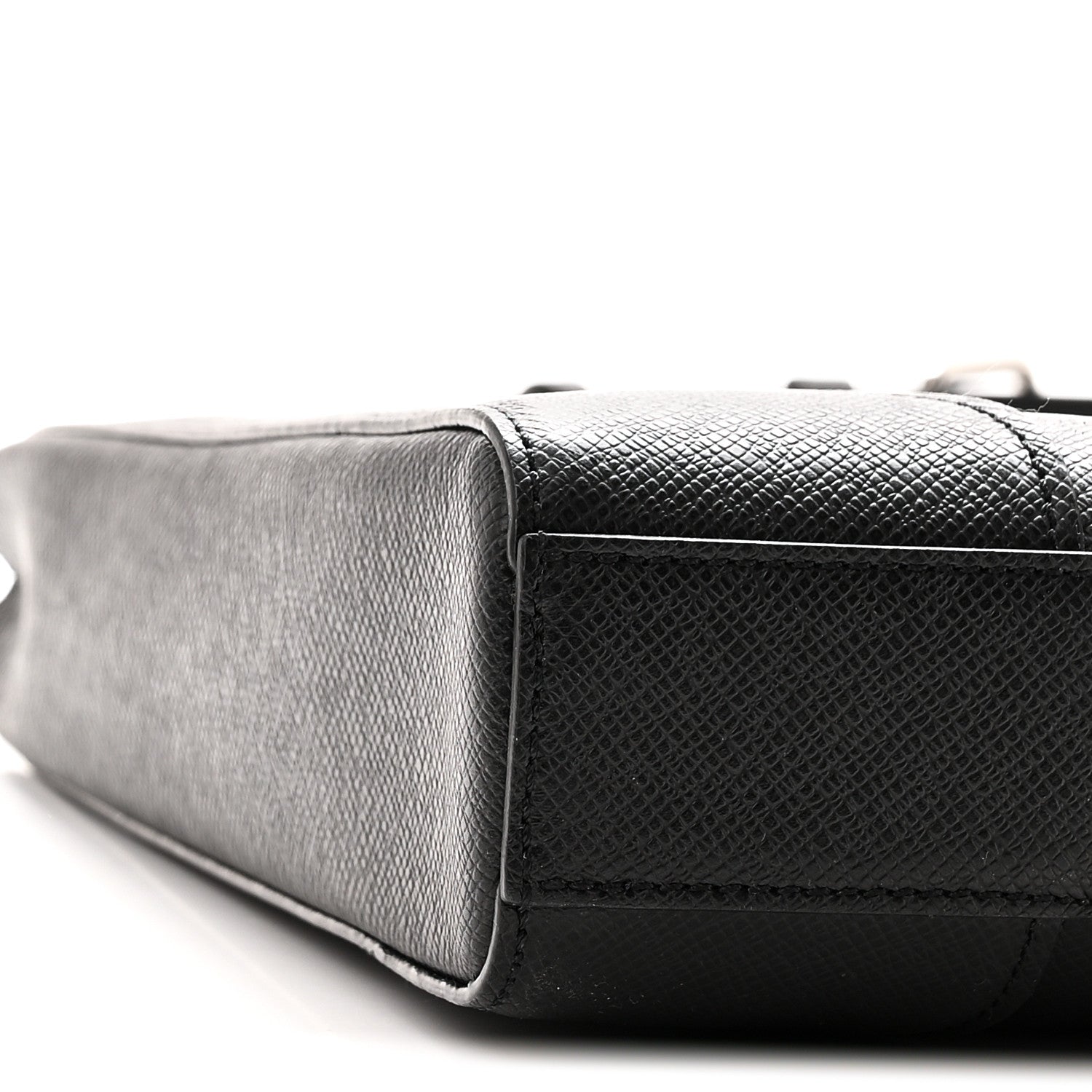Louis Vuitton Taiga Slim Briefcase Black 8 of 9