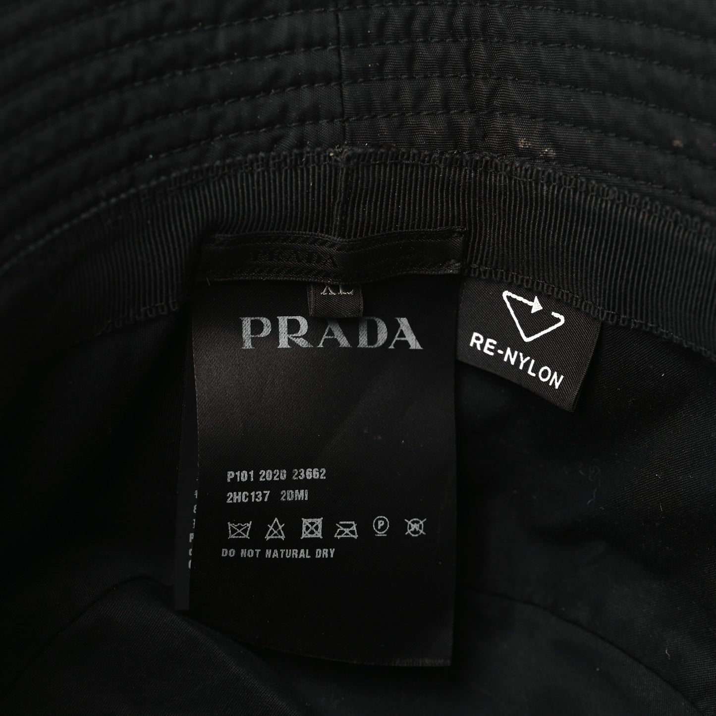 Re-Nylon Metal Triangle Logo Mens Bucket Hat XL Black