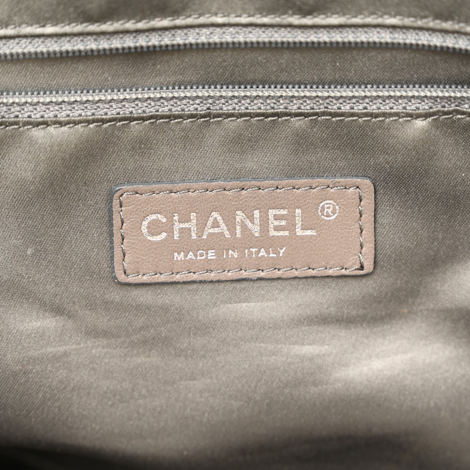 Chanel Calfskin Soho CC East West Tote White 6 of 11