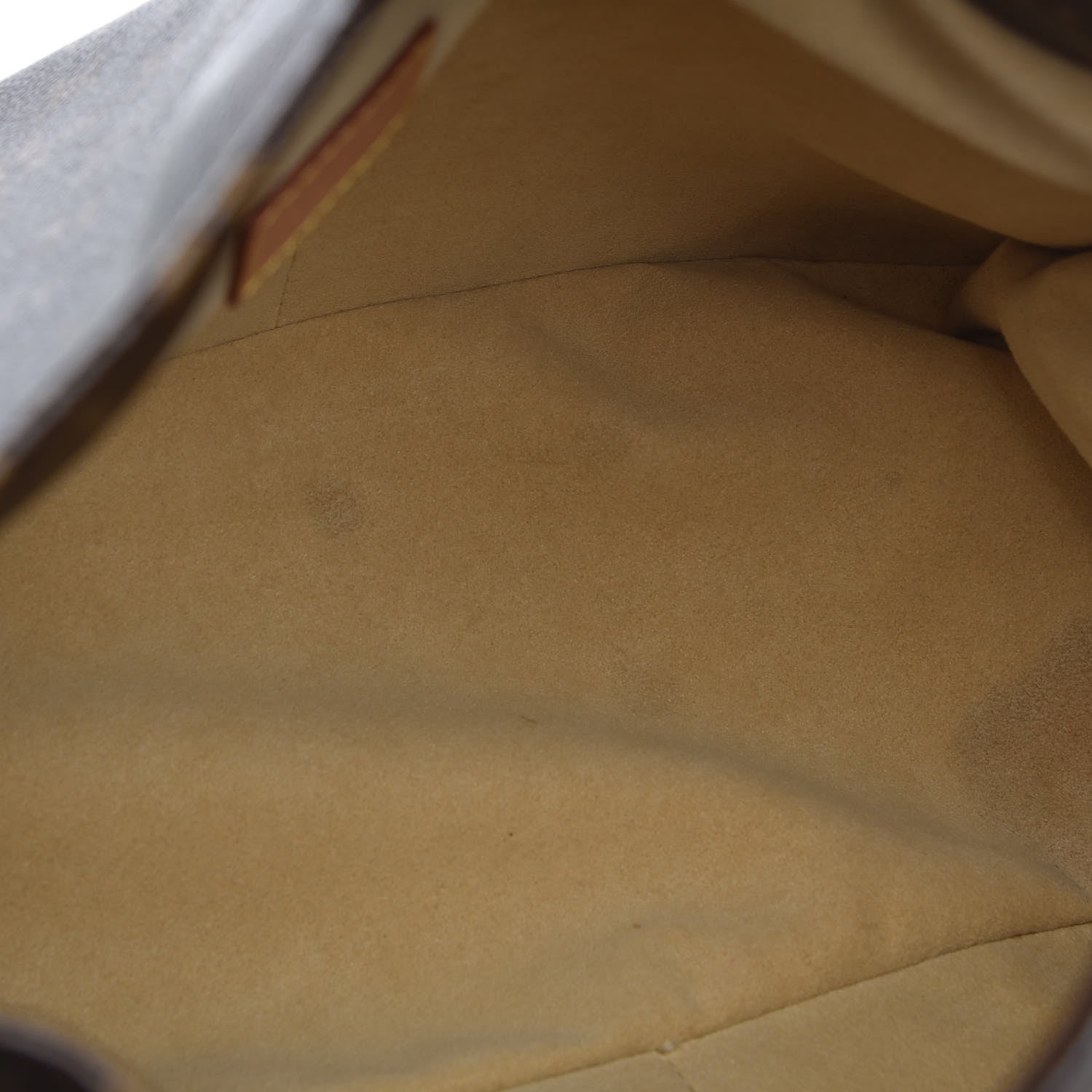Louis Vuitton Monogram Artsy MM 19 of 22
