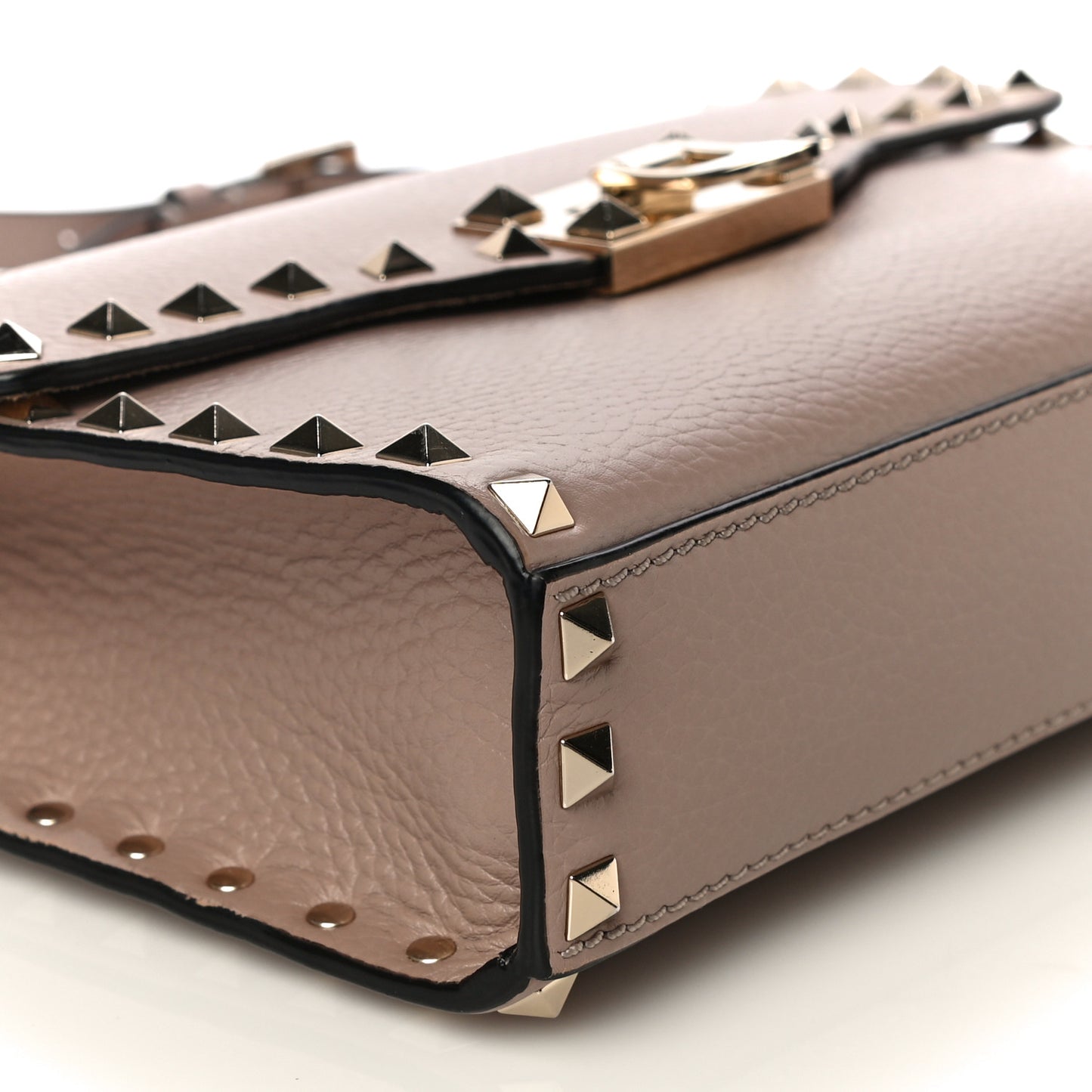 Pebbled Calfskin Medium Rockstud Flip Lock Crossbody Bag Poudre