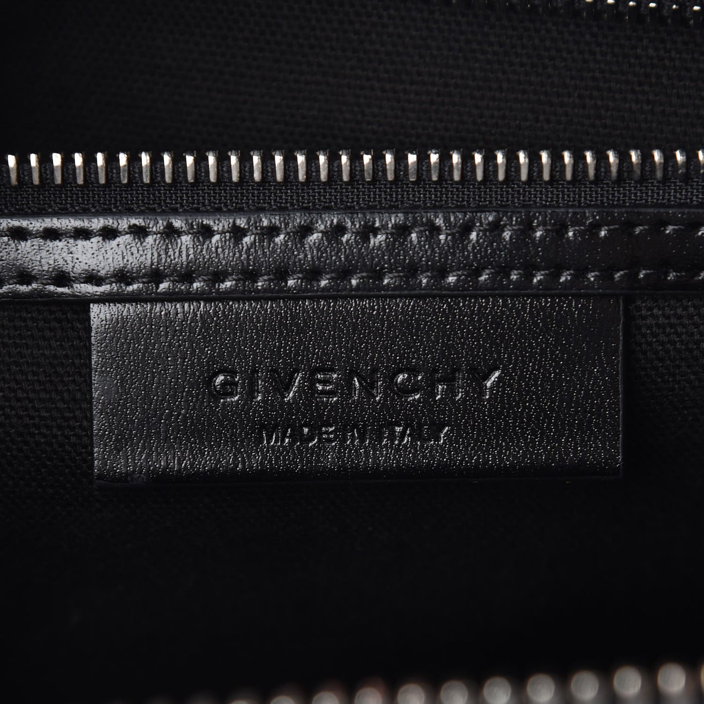 Shiny Lord Calfskin Medium Antigona Black