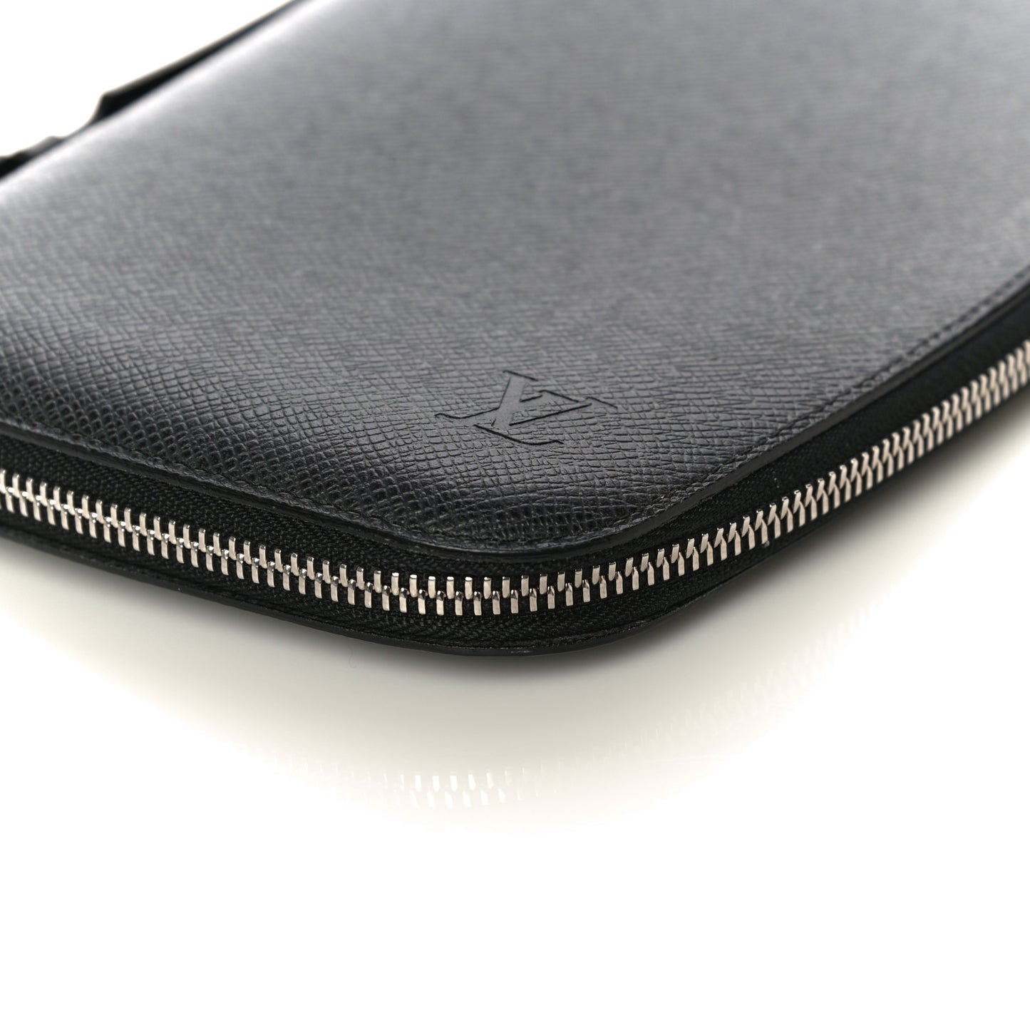 Taiga Zippy XL Wallet Black