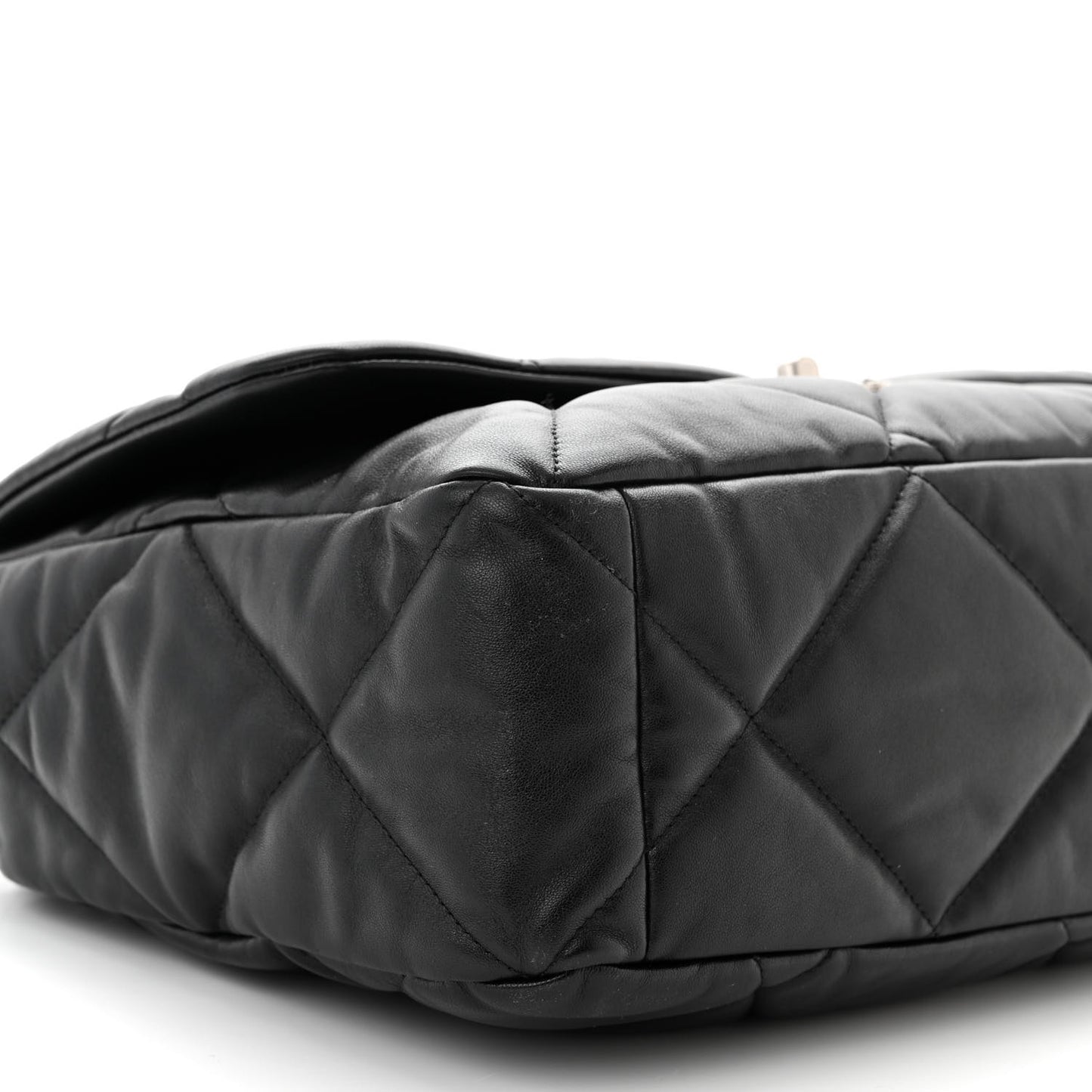 Lambskin Quilted Maxi Chanel 19 Flap Black