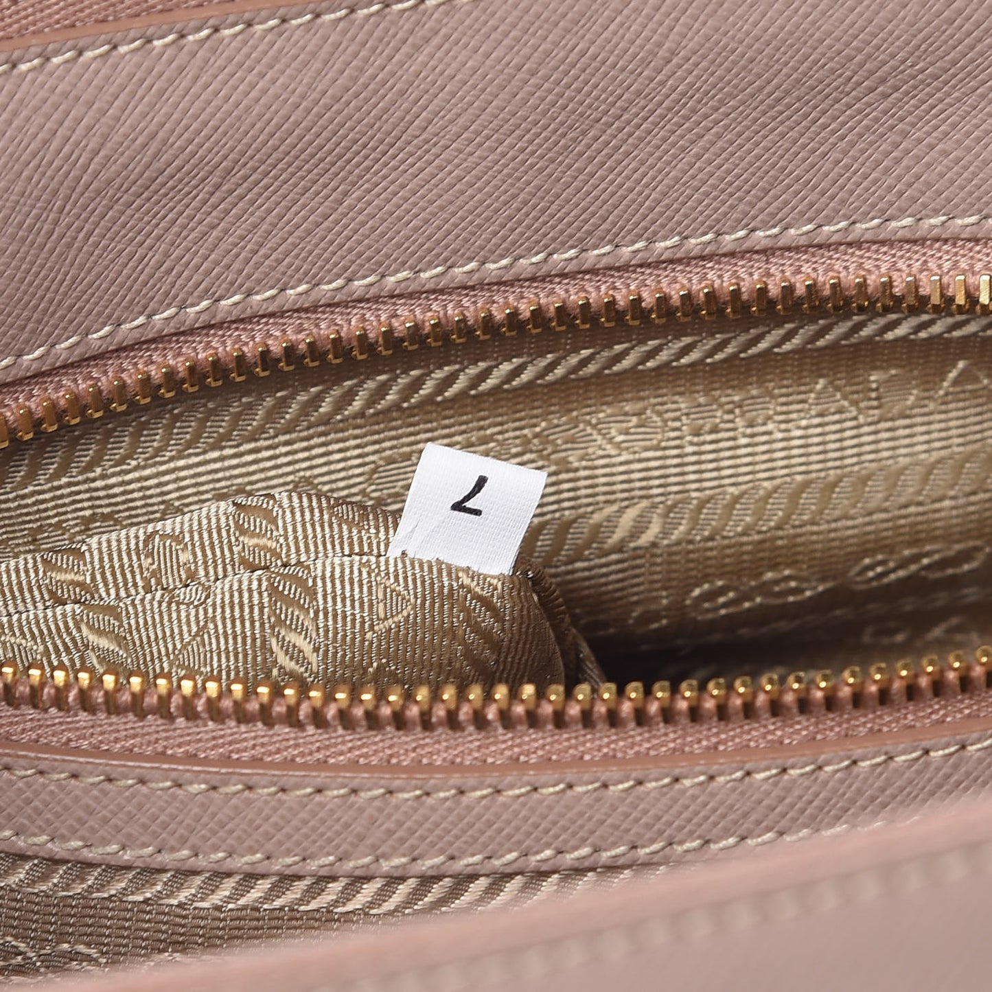 Saffiano Medium Galleria Double Zip Tote Cammeo