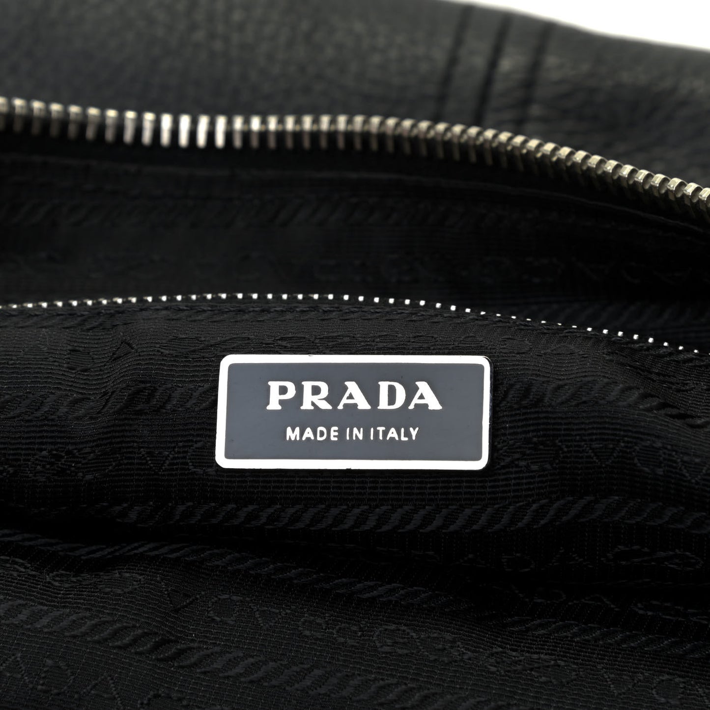 Vitello Daino Pocket Hobo Black
