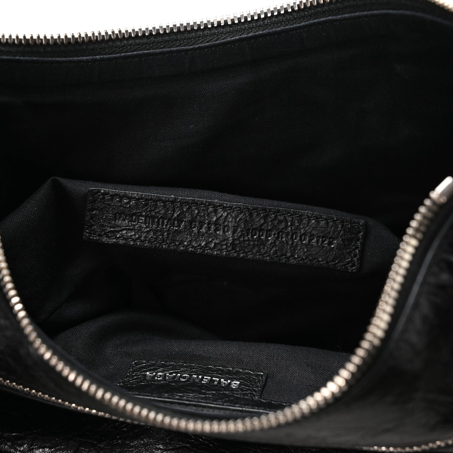 Agneau Arena Small Le Cagole Shoulder Bag Black