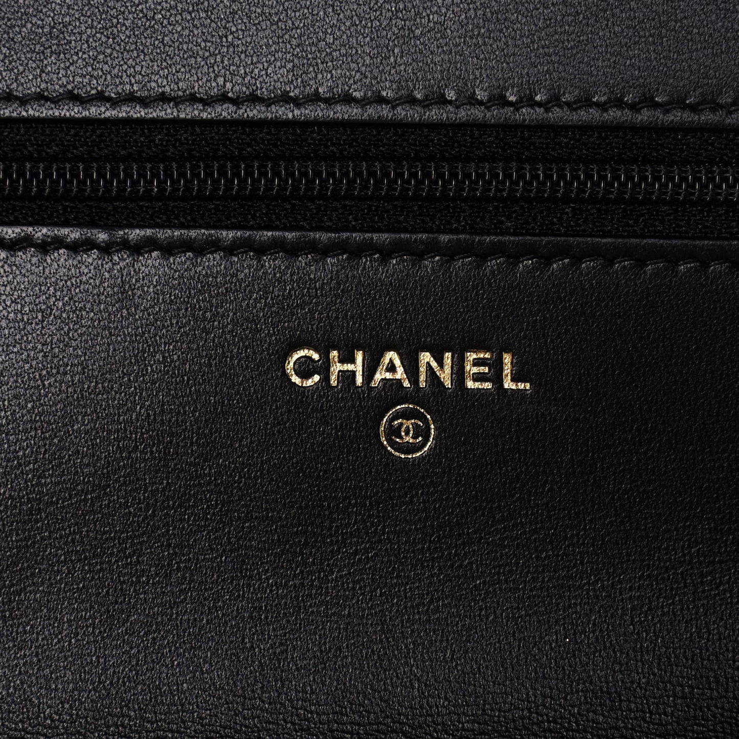 Lambskin Plexi Quilted Wallet On Chain WOC Black