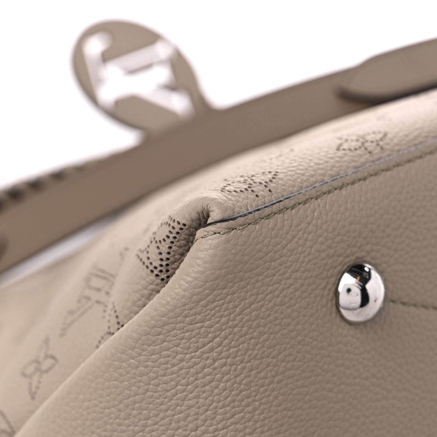 Louis Vuitton Mahina Beaubourg Hobo MM Galet 9 of 10