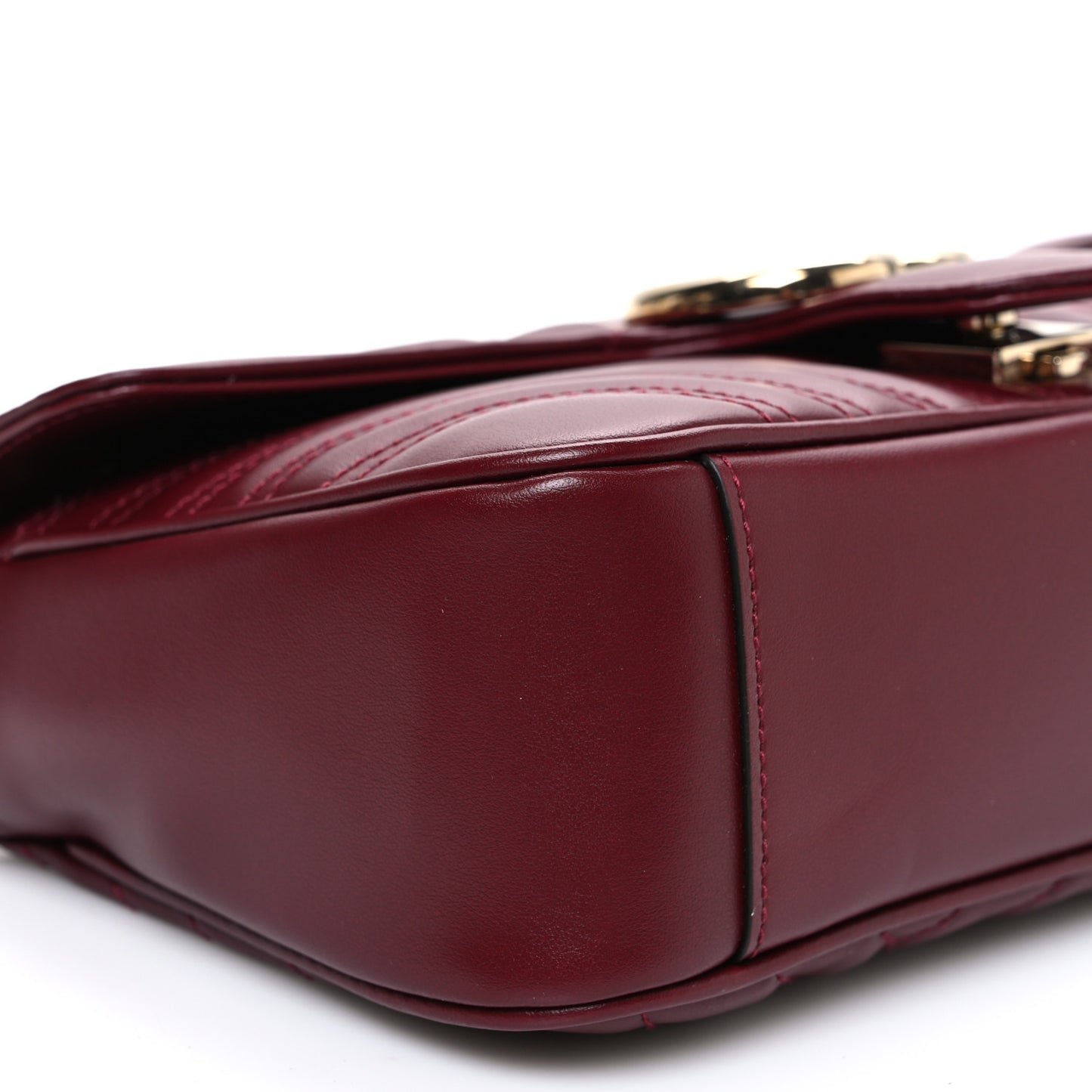 Calfskin Matelasse Medium GG Marmont Shoulder Bag Rosso Ancora Red