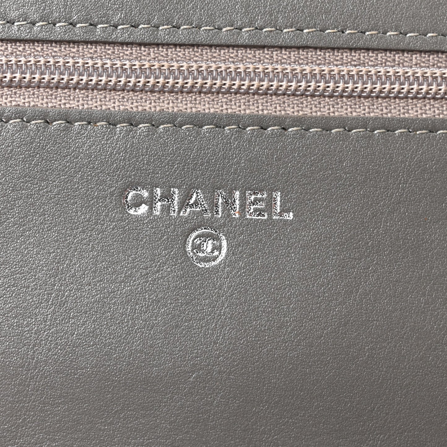 Caviar Sevruga Wallet On Chain WOC Grey