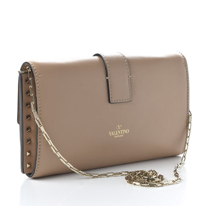 Valentino Garavani Calfskin Rockstud Chain Clutch Skin Sorbet 3 of 9