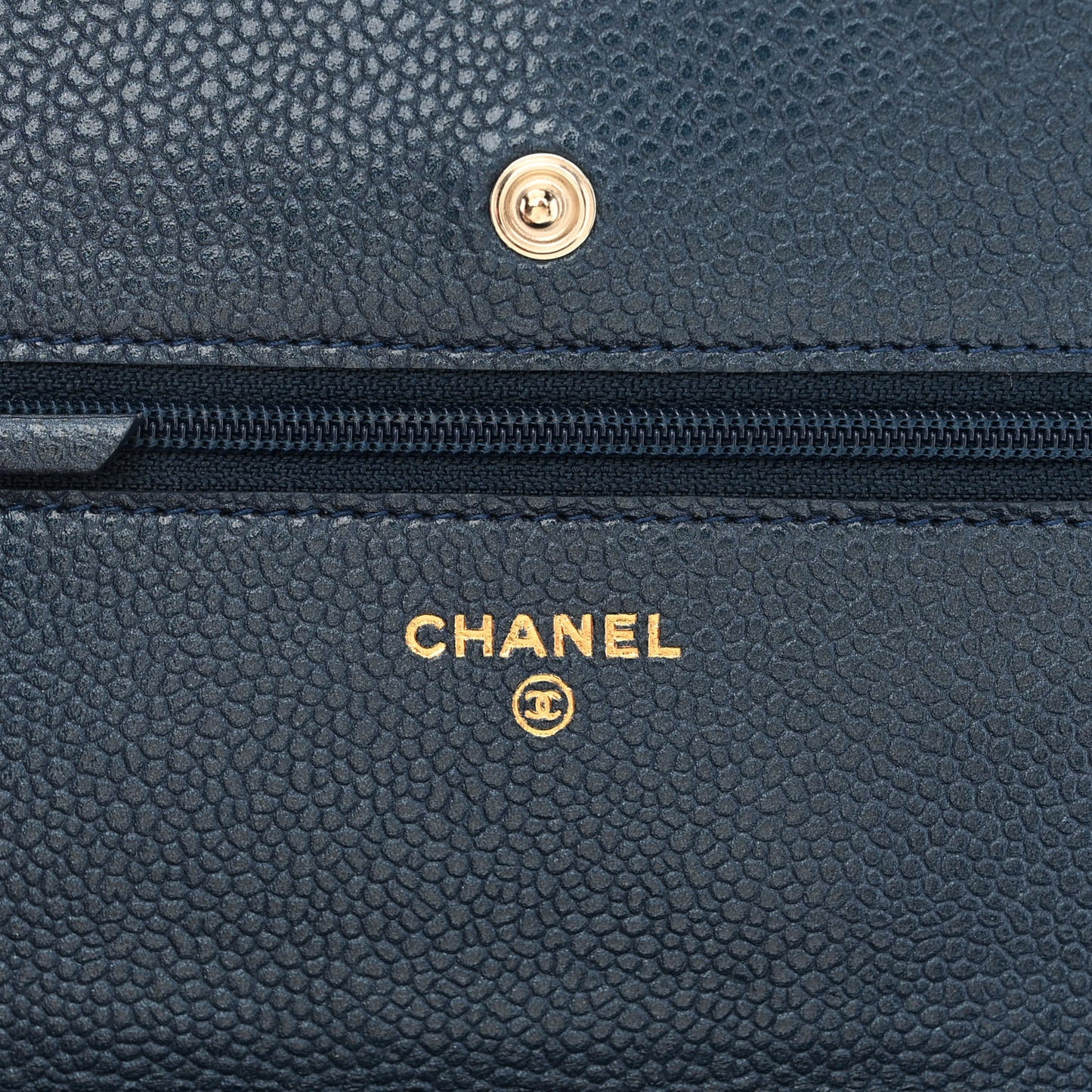 Iridescent Caviar Quilted Wallet On Chain WOC Blue