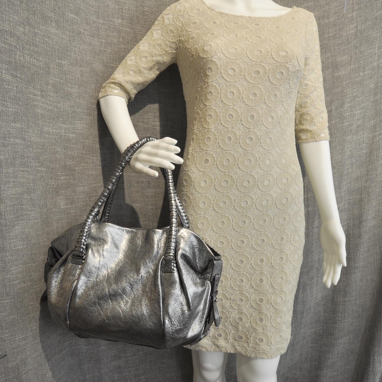 FASHIONPHILE SALVATOREFERRAGAMOLeatherShoulderBagMetallicSilver 3 of 7