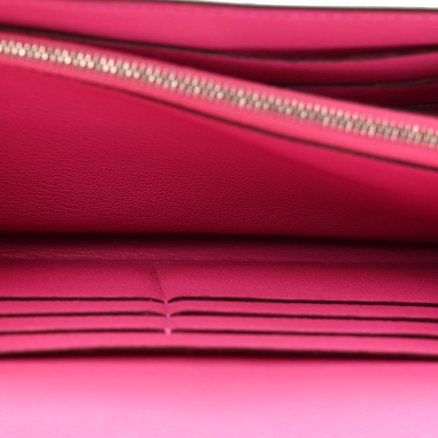 Shiny Alligator Kelly Longue Wallet Fuchsia