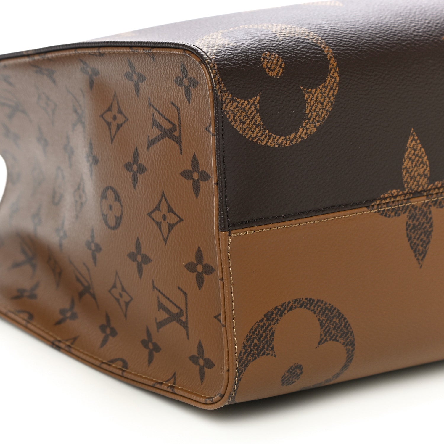 Louis Vuitton Reverse Monogram Giant Onthego MM 8 of 9