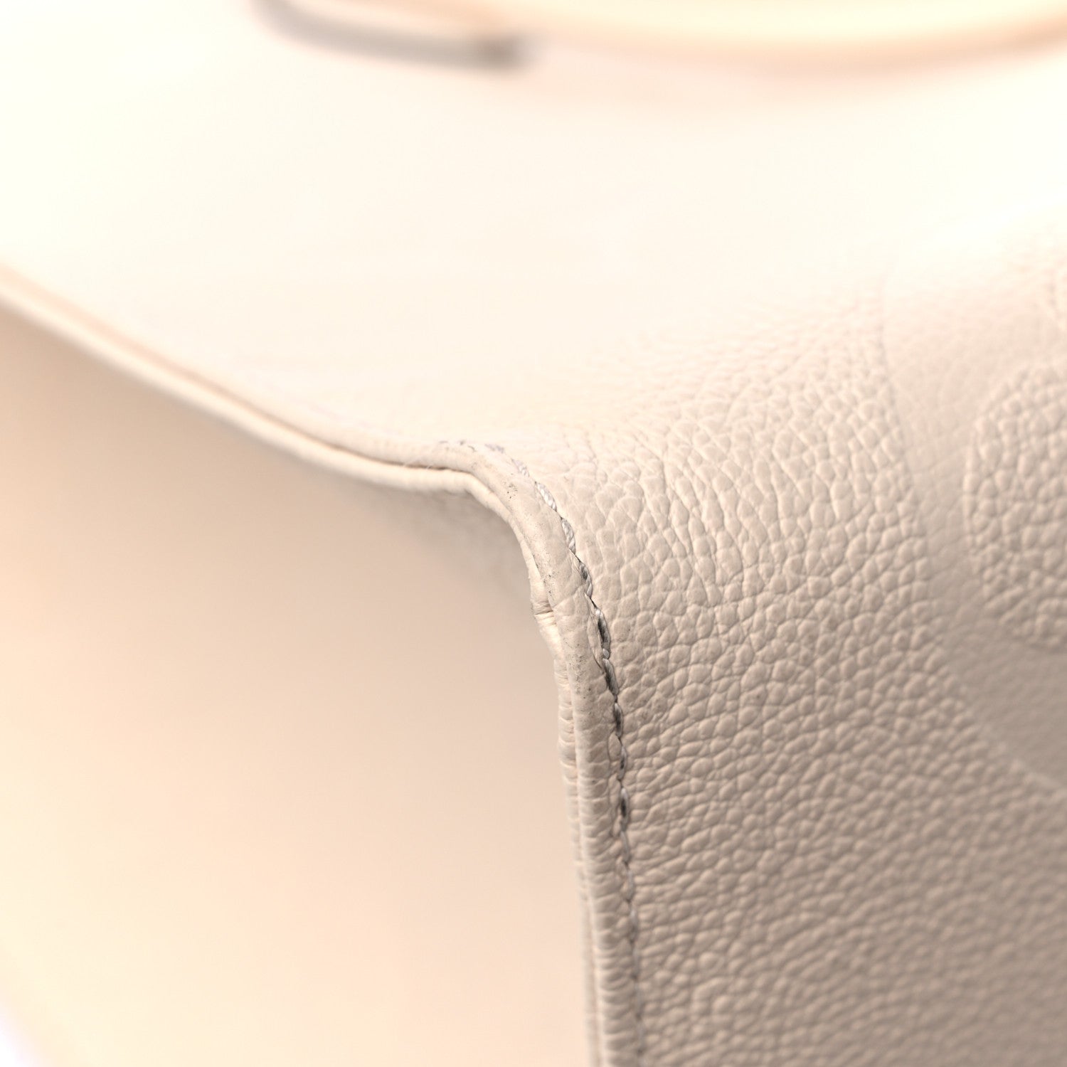 Louis Vuitton Empreinte Monogram Giant Onthego GM Creme 10 of 12