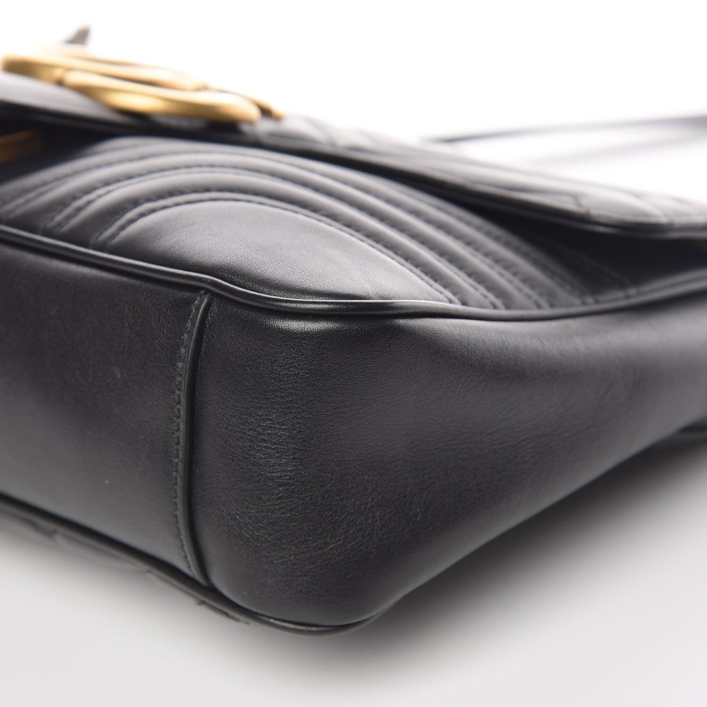 Calfskin Matelasse Medium GG Marmont Shoulder Bag Black