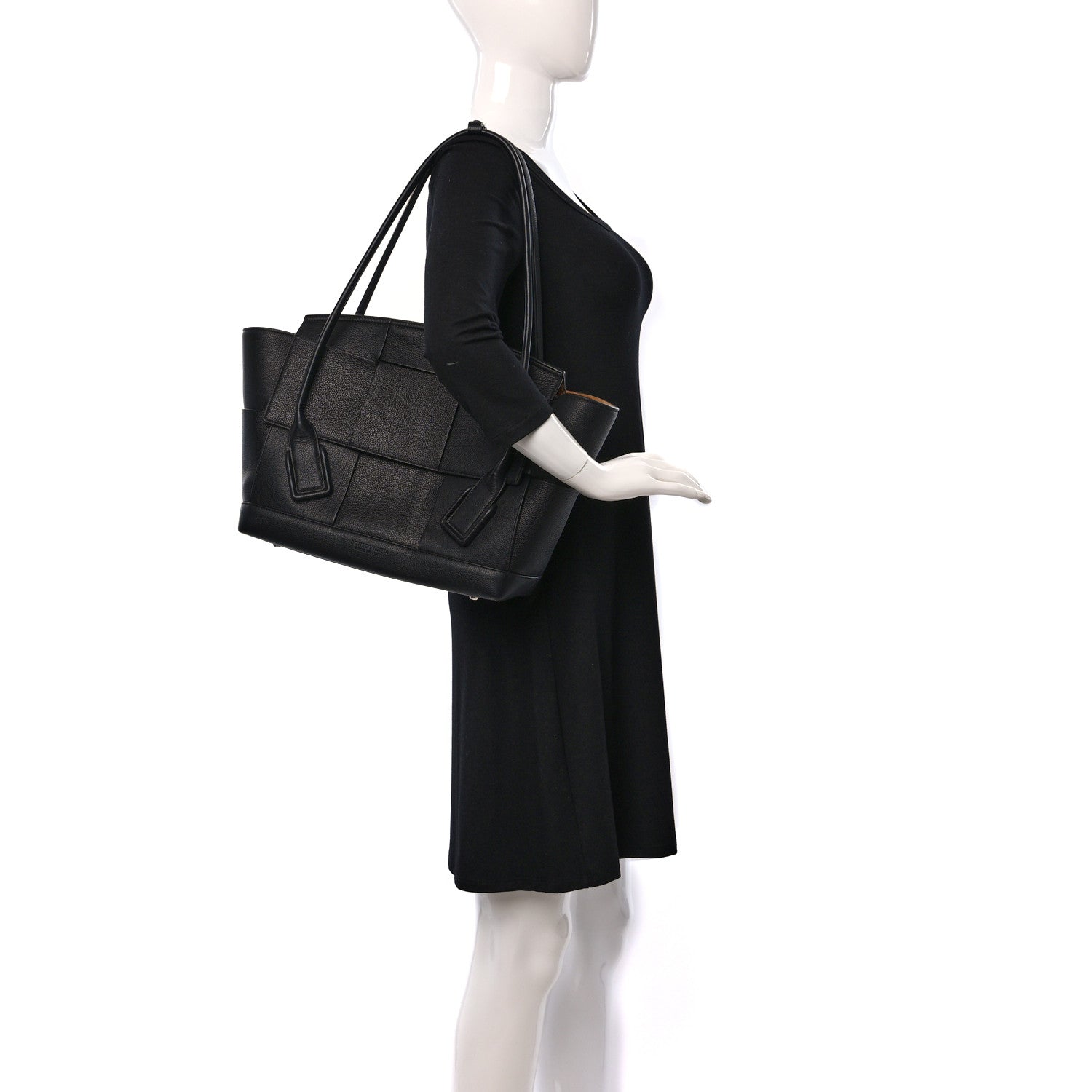 Bottega Veneta Grained Calfskin Maxi Intrecciato Medium Arco Black 2 of 8